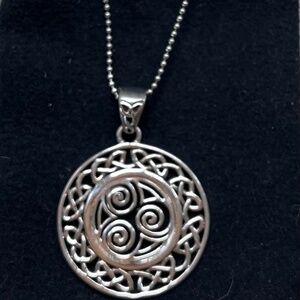 925 Silver Celtic necklace